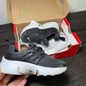 Nike Kids Black and Gray Sneakers